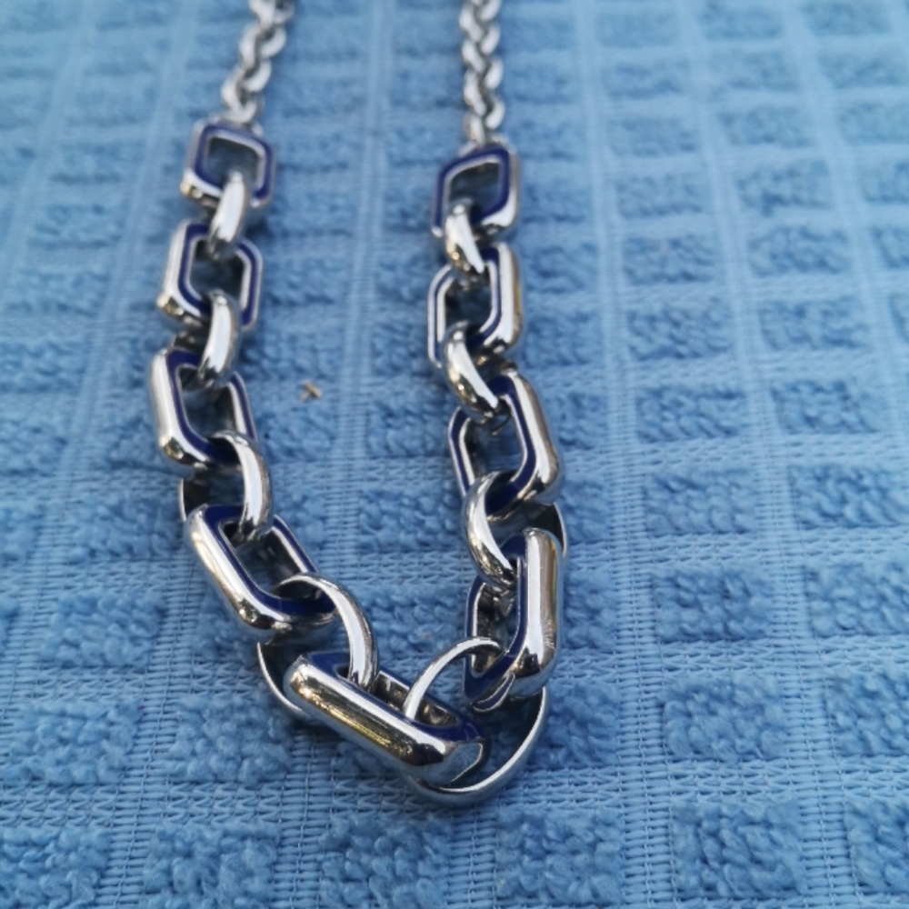 Necklace - Picture 2 of 2